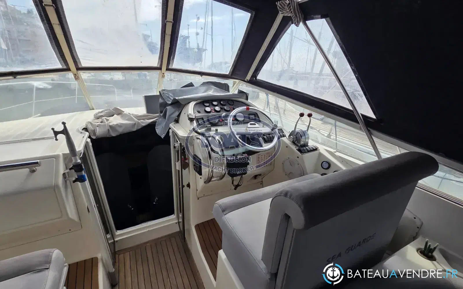 slider 4 Beneteau Flyer 10