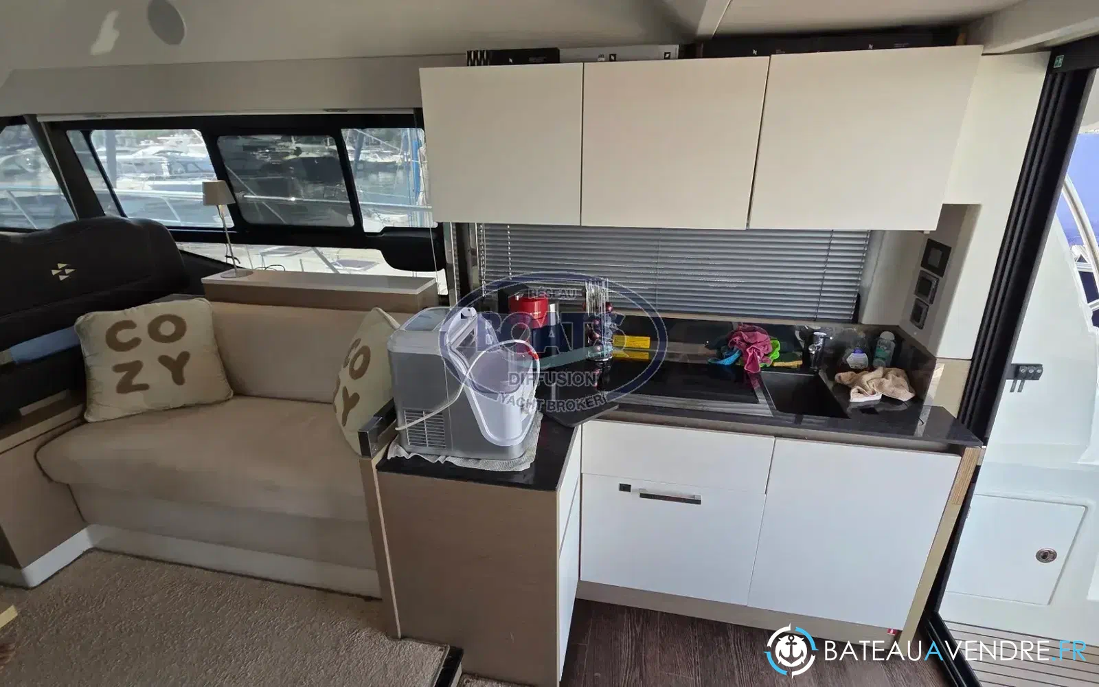 slider 8 Jeanneau Prestige 460 Fly