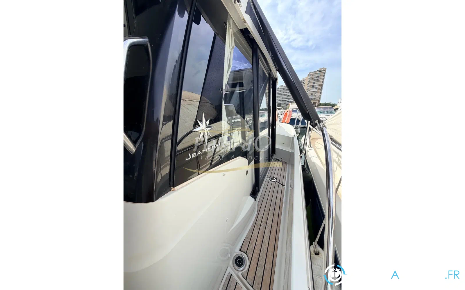 slider 10 Jeanneau Merry Fisher 895