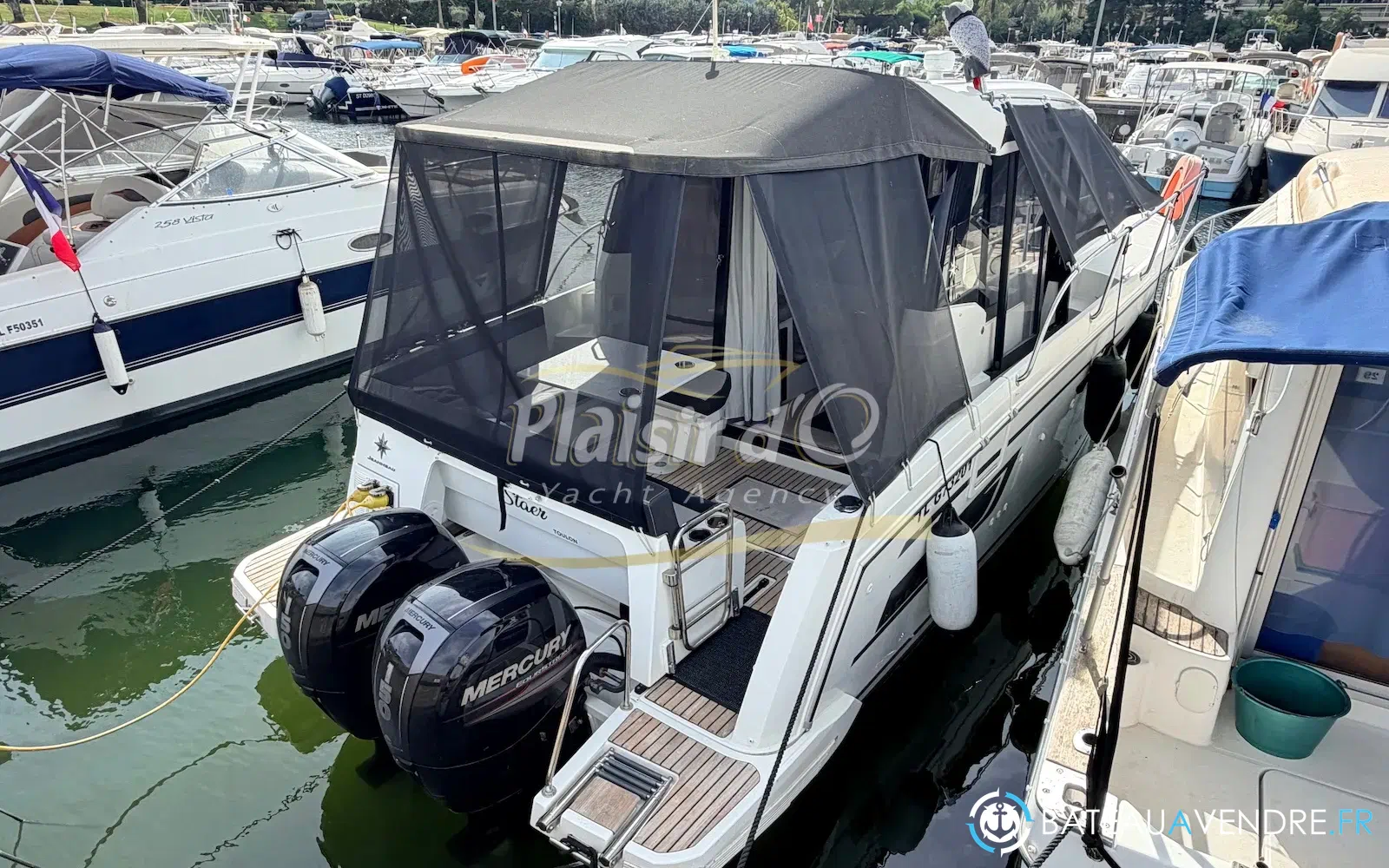 slider 3 Jeanneau Merry Fisher 895