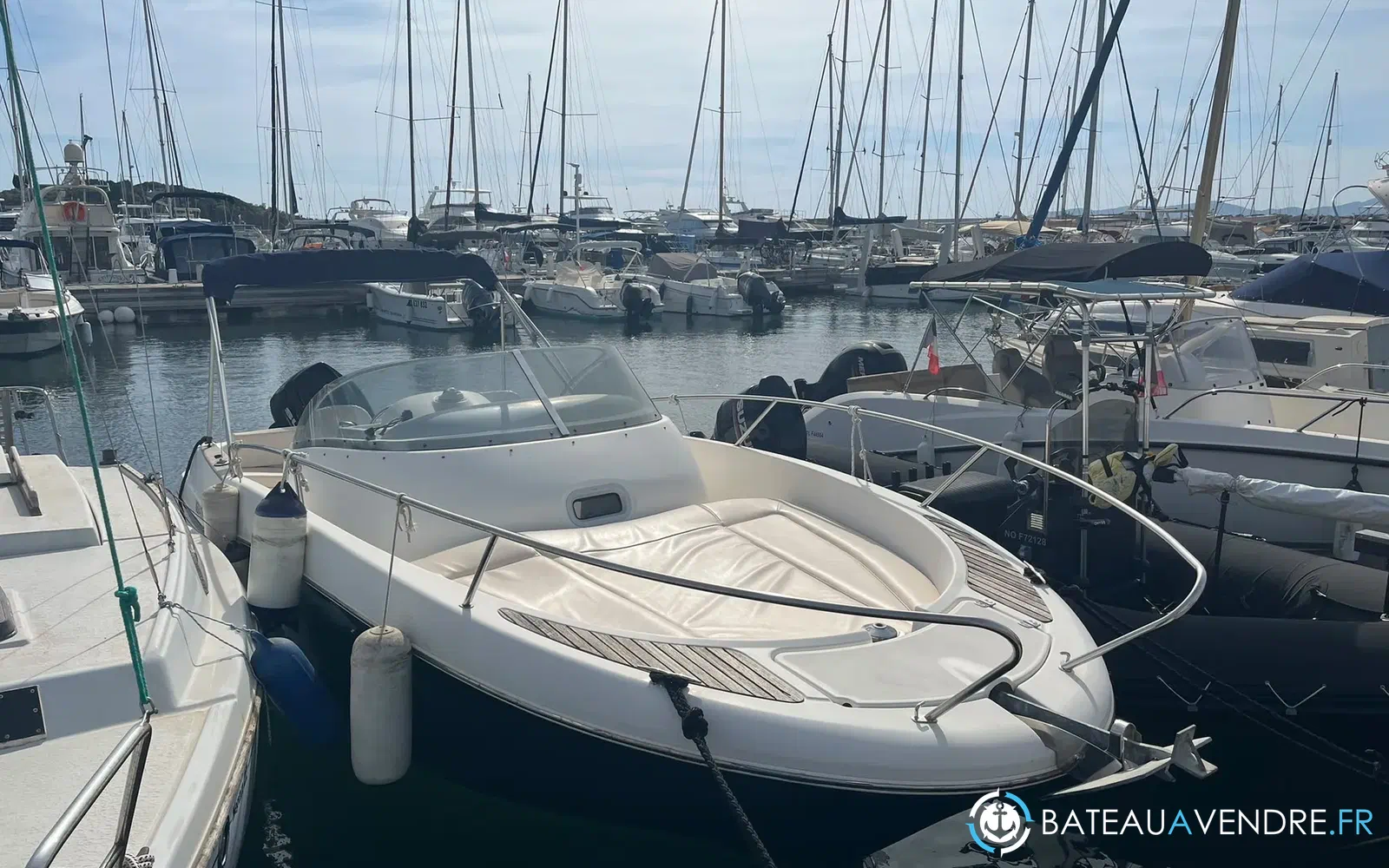 slider 0 Jeanneau Cap Camarat 755 WA