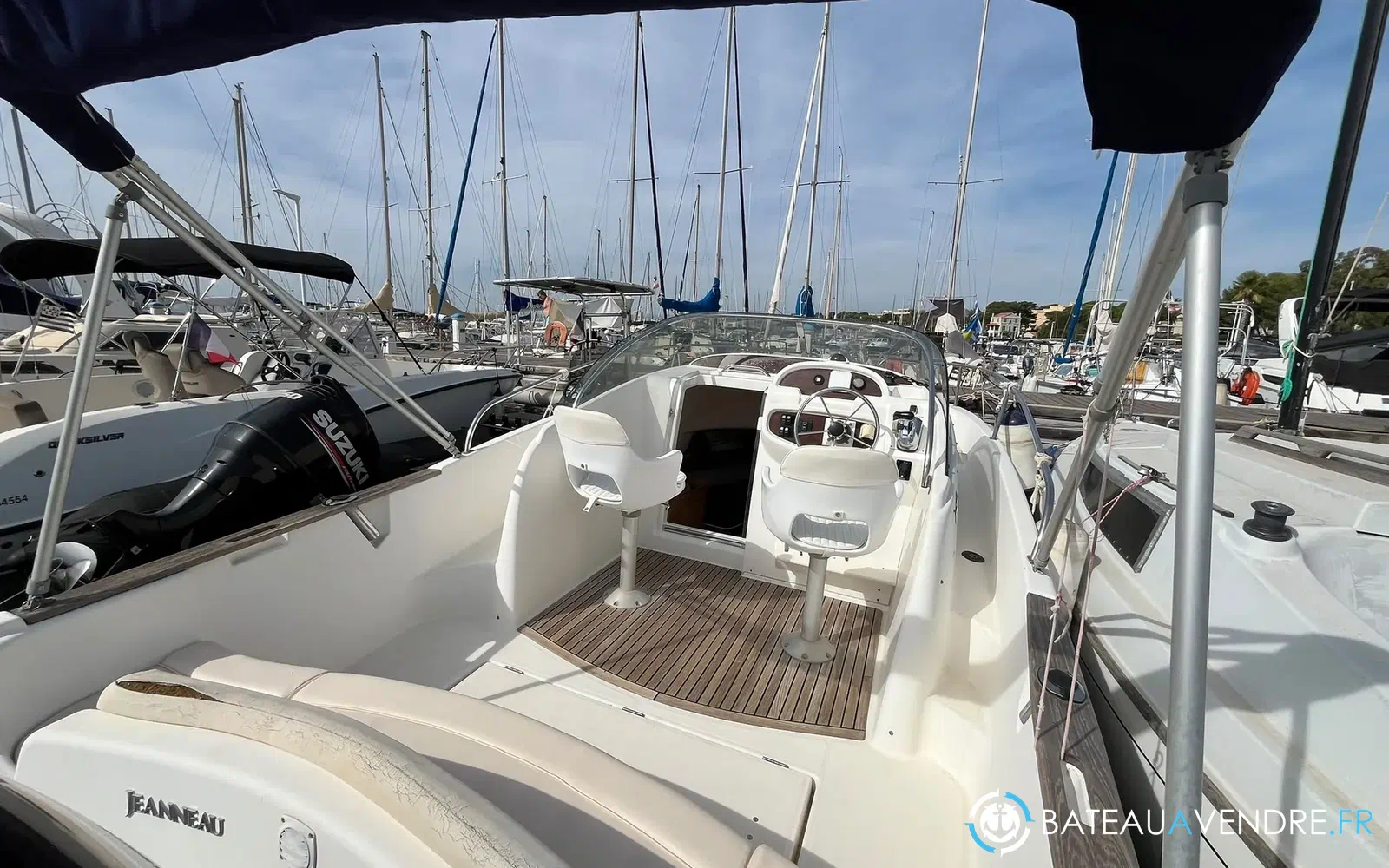slider 10 Jeanneau Cap Camarat 755 WA