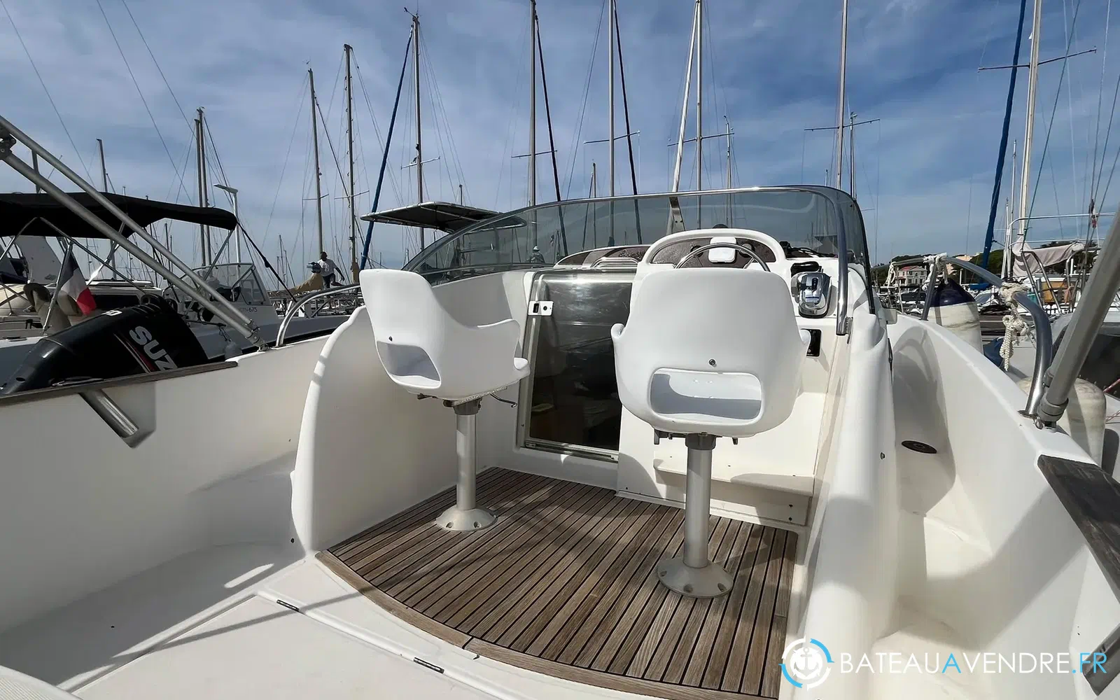 slider 11 Jeanneau Cap Camarat 755 WA