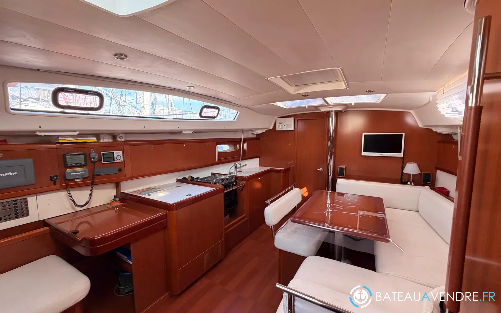 slider 16 Beneteau Oceanis 43