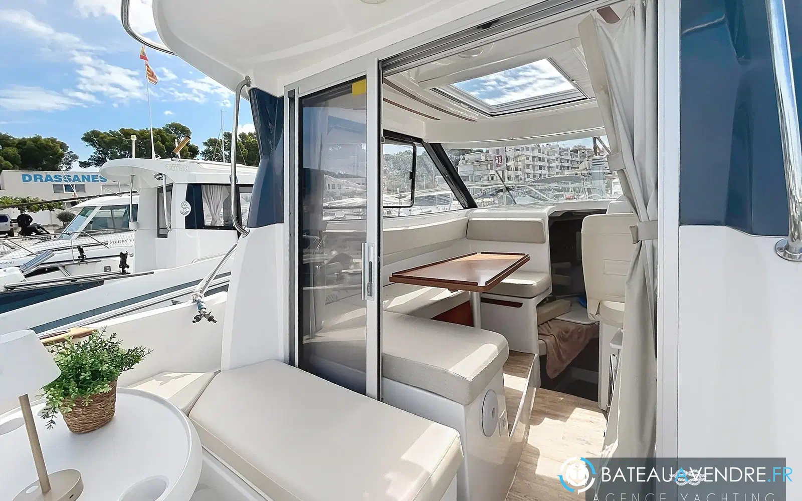 slider 14 Beneteau Antares 780 HB