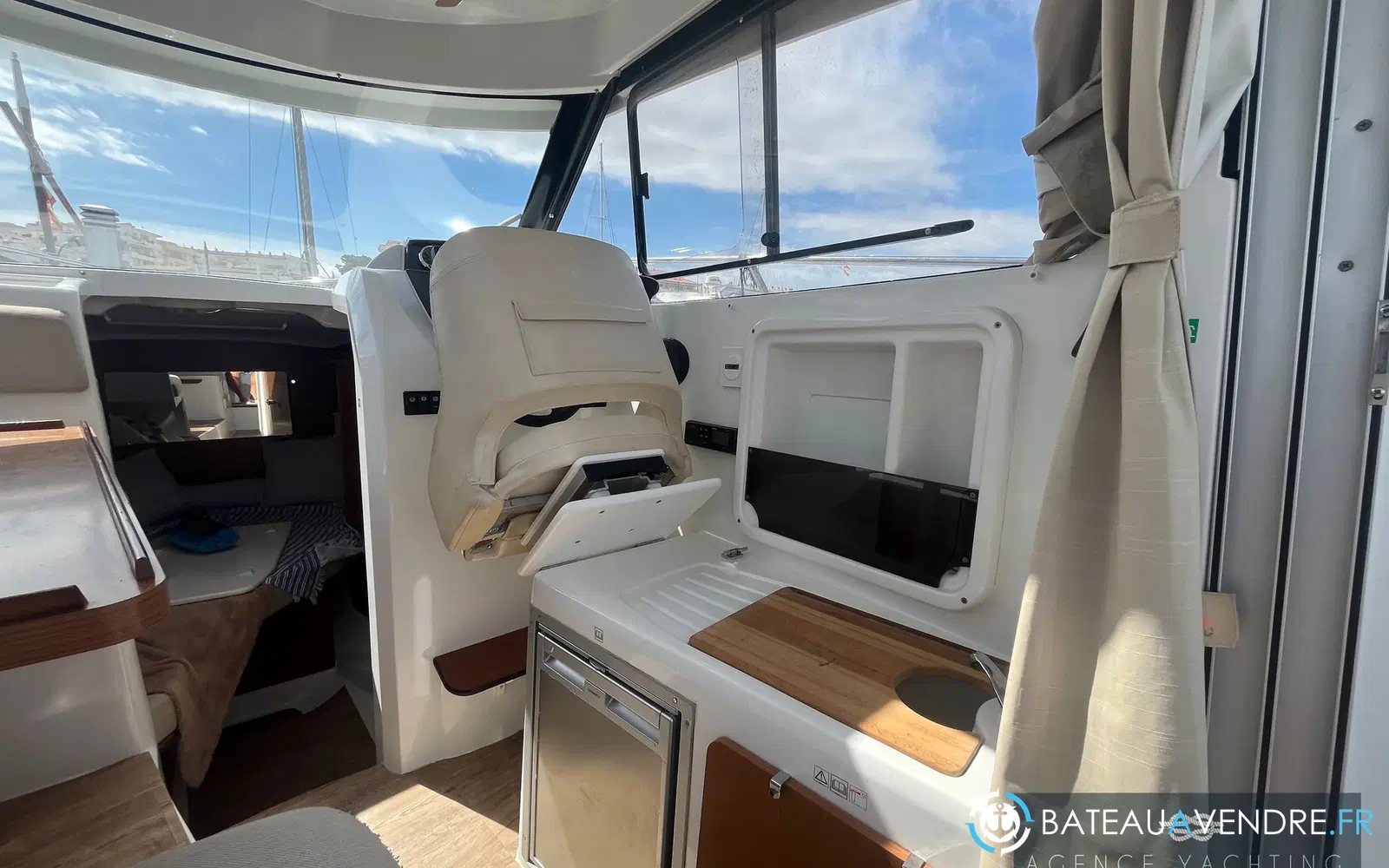 slider 6 Beneteau Antares 780 HB