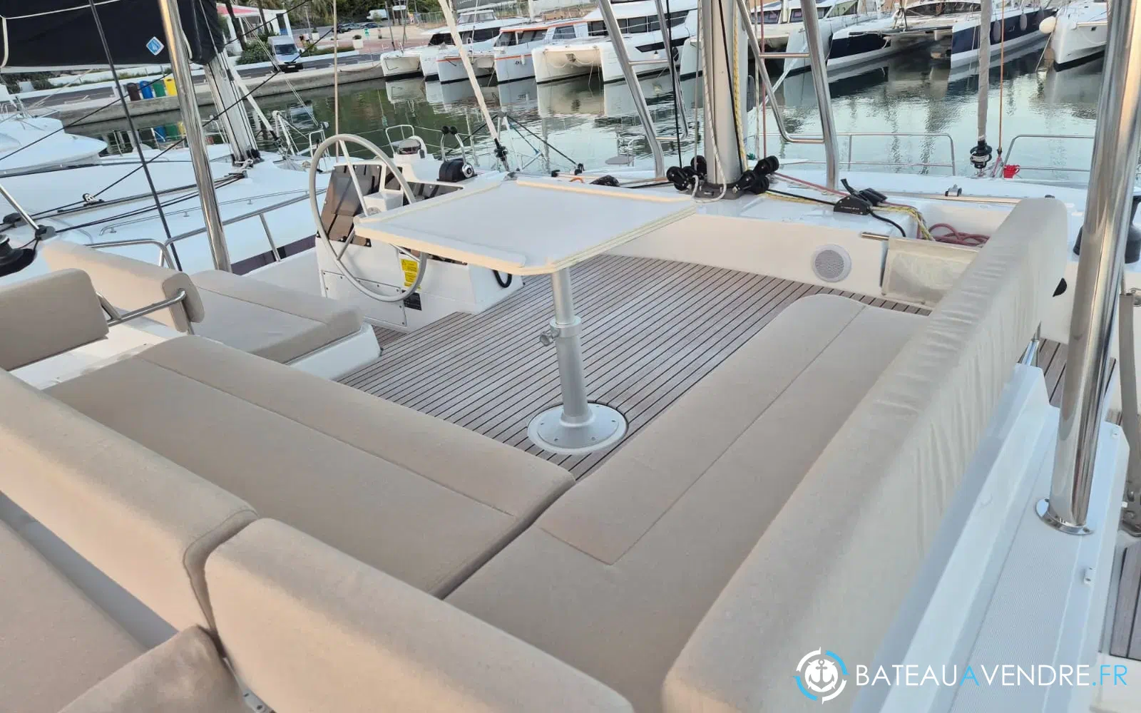 slider 23 Bali Catamarans 4 6 OPEN SPACE-TITAN III