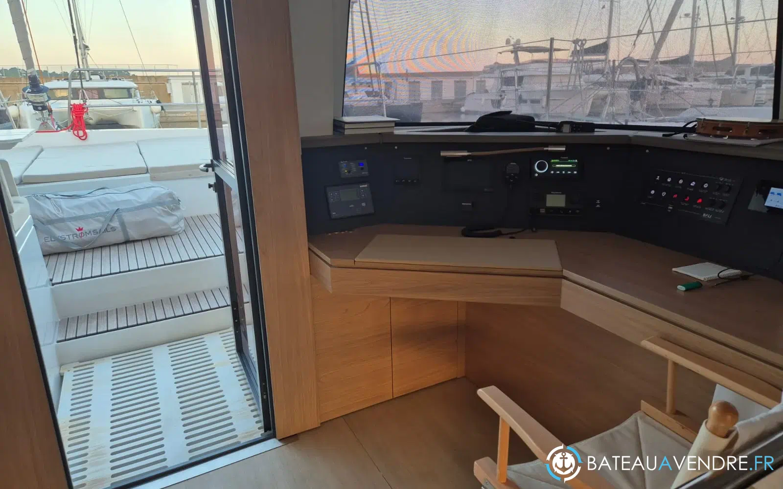 slider 28 Bali Catamarans 4 6 OPEN SPACE-TITAN III