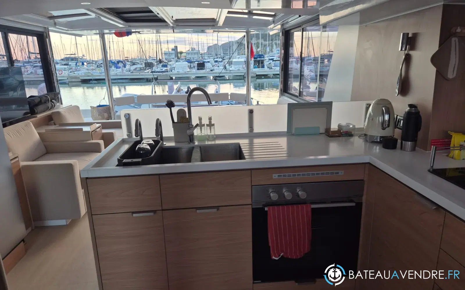 slider 31 Bali Catamarans 4 6 OPEN SPACE-TITAN III