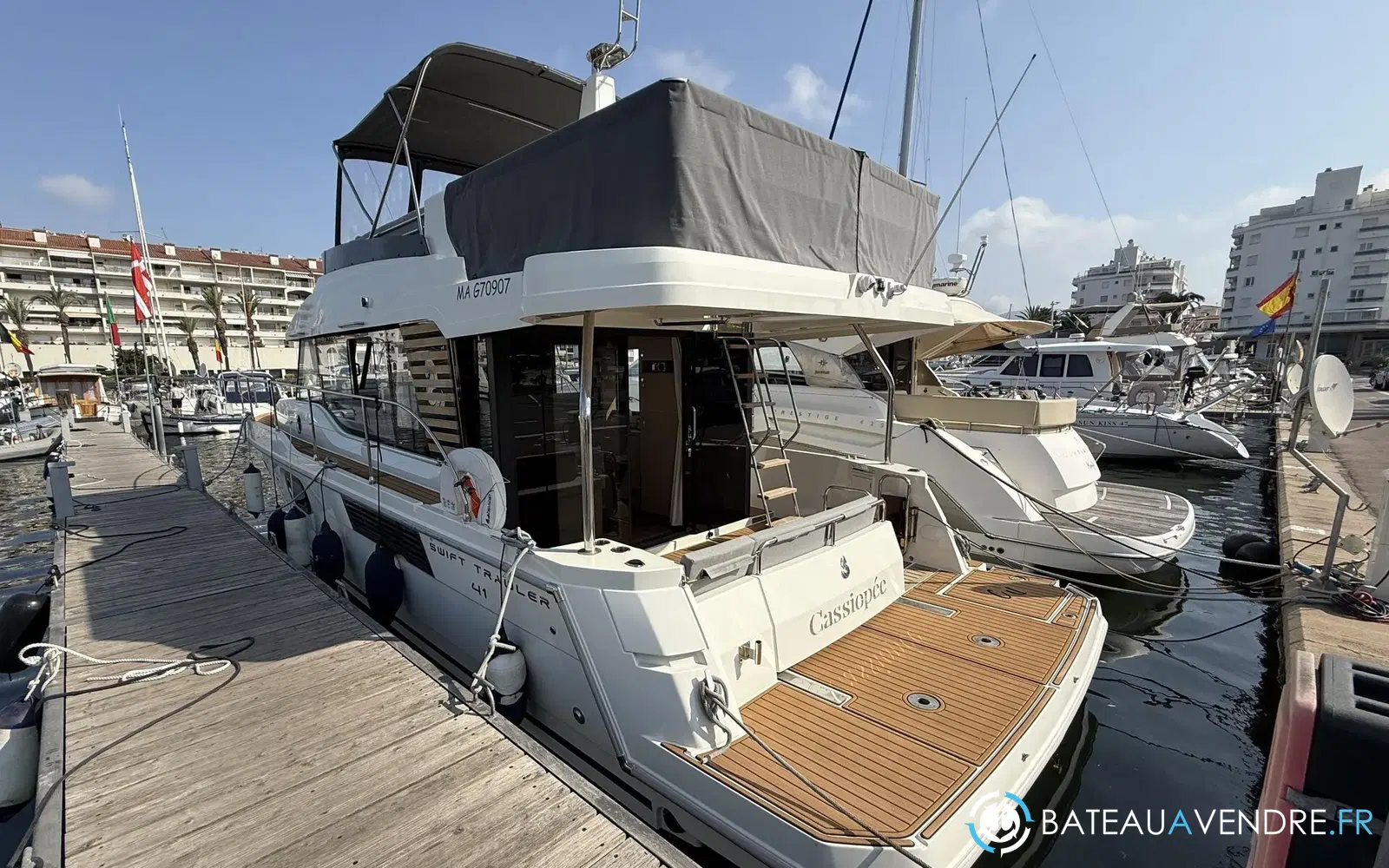 slider 3 Beneteau Swift Trawler 41 Fly