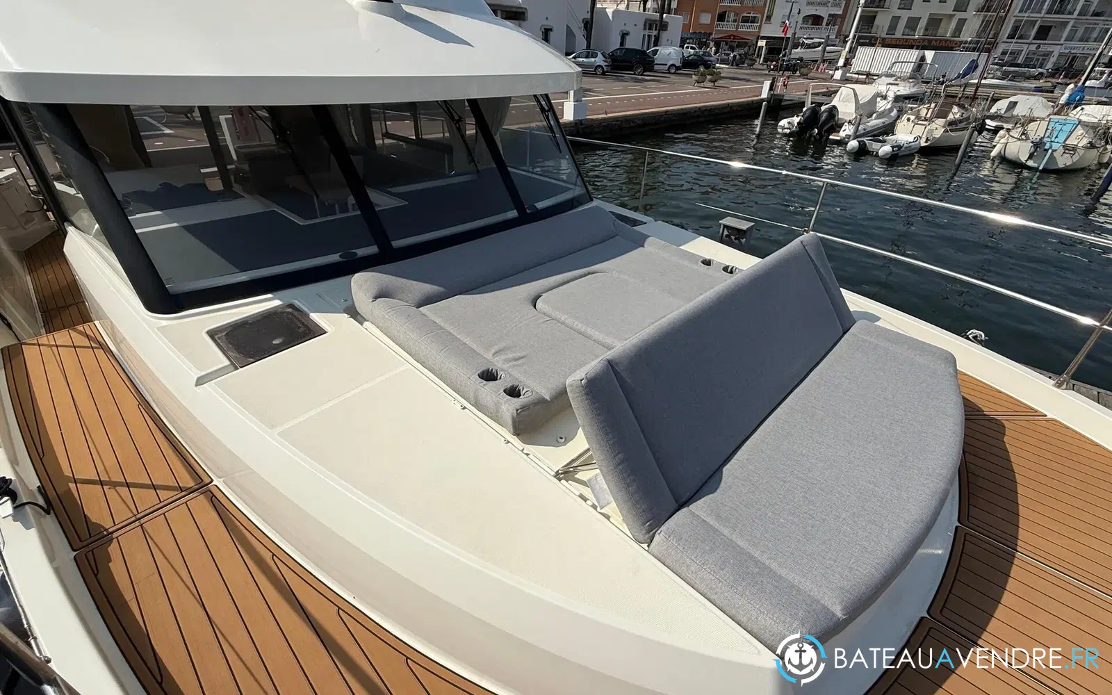 slider 7 Beneteau Swift Trawler 41 Fly