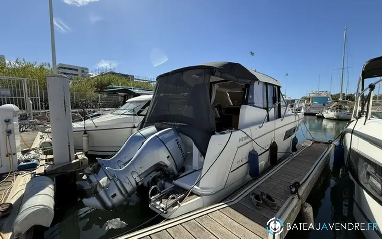 slider 4 Jeanneau Merry Fisher 855