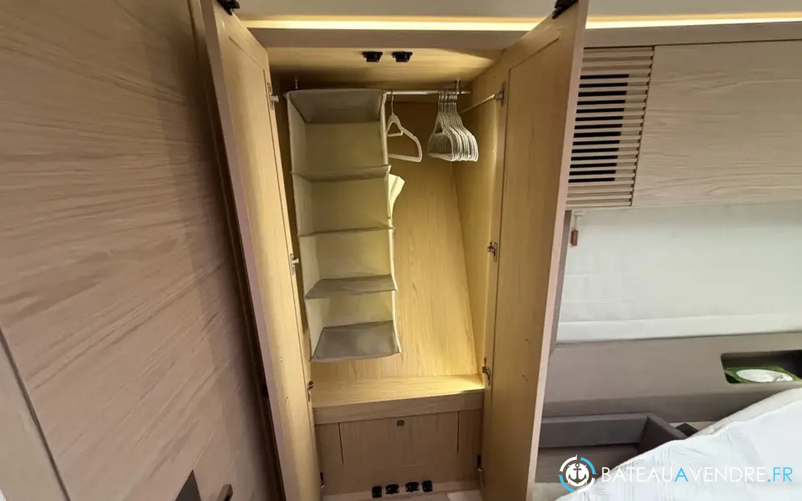 slider 43 Beneteau Monte Carlo 5 S