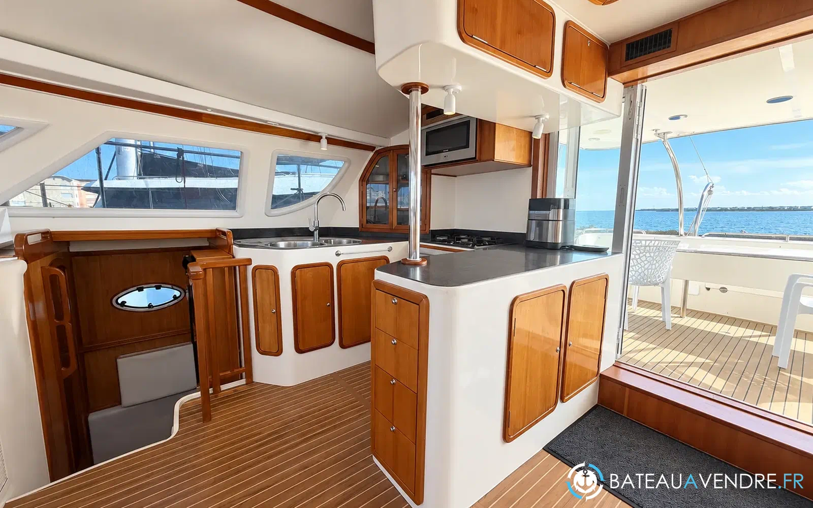 slider 12 Charter Cats Prowler 48