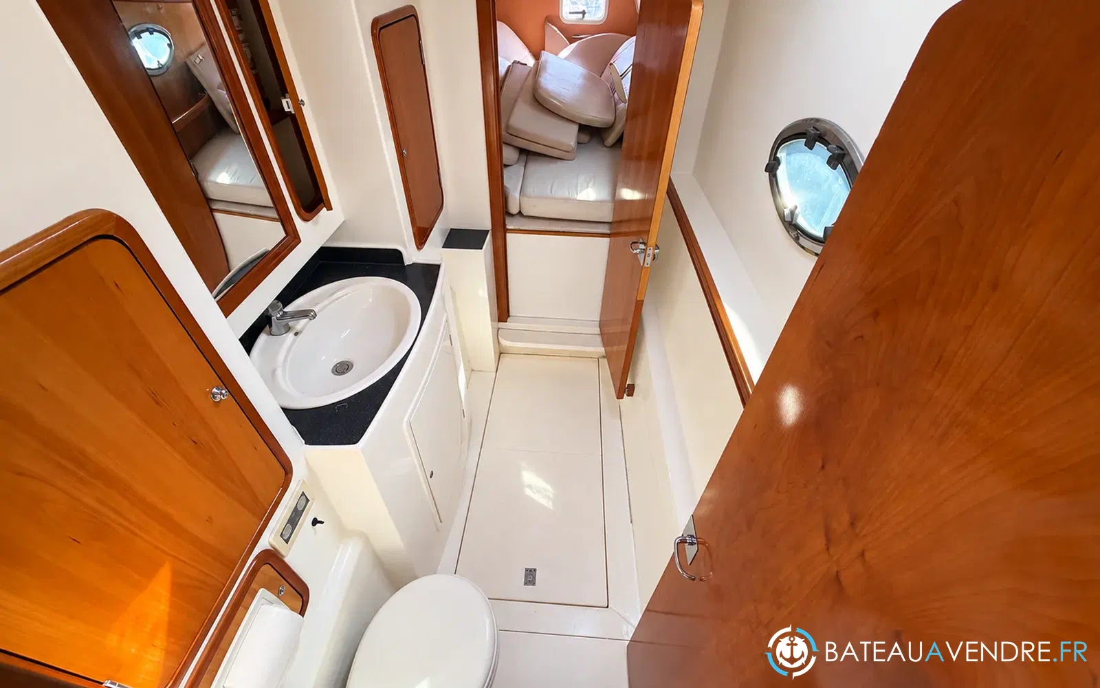 slider 23 Charter Cats Prowler 48