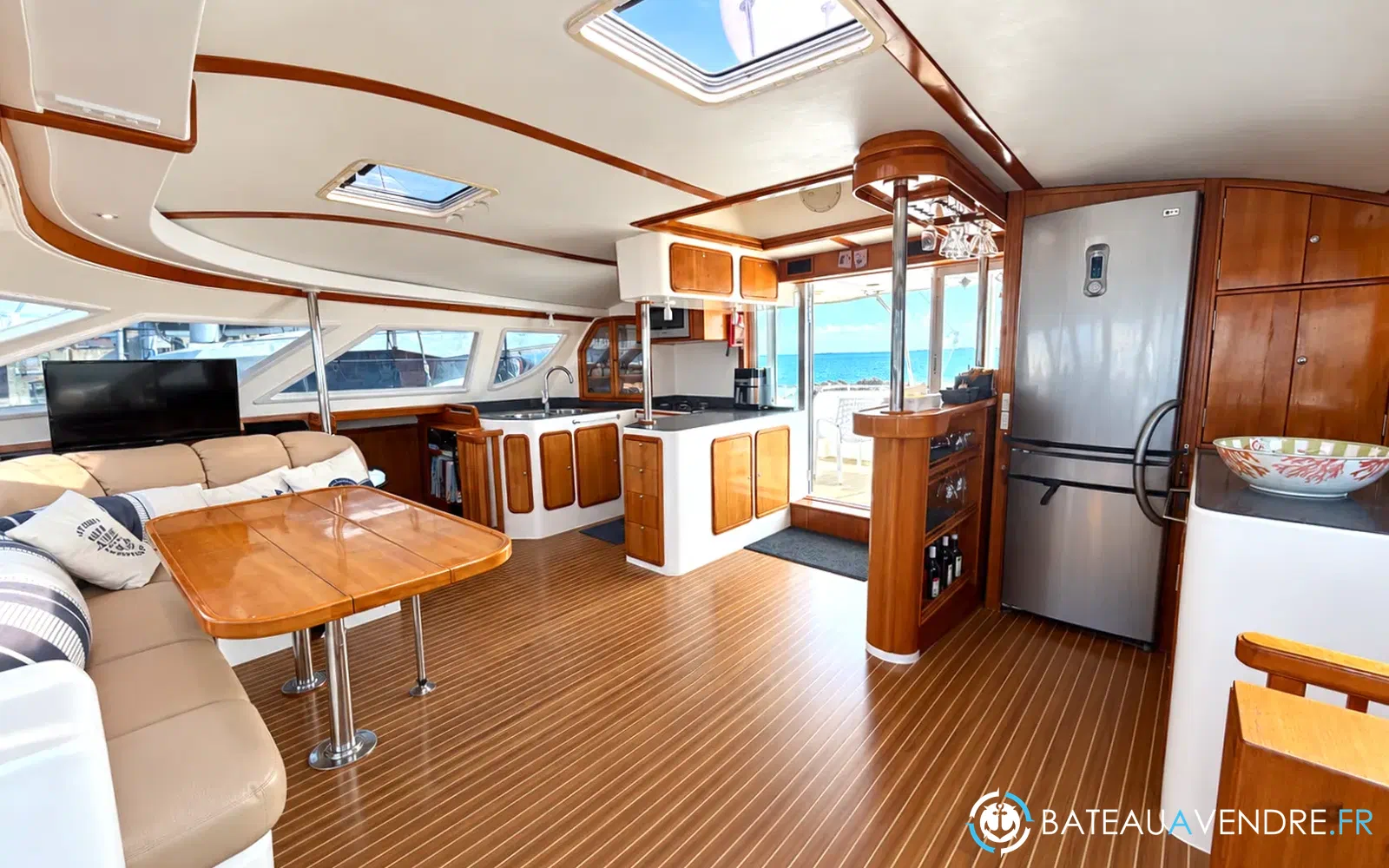 slider 15 Charter Cats Prowler 48