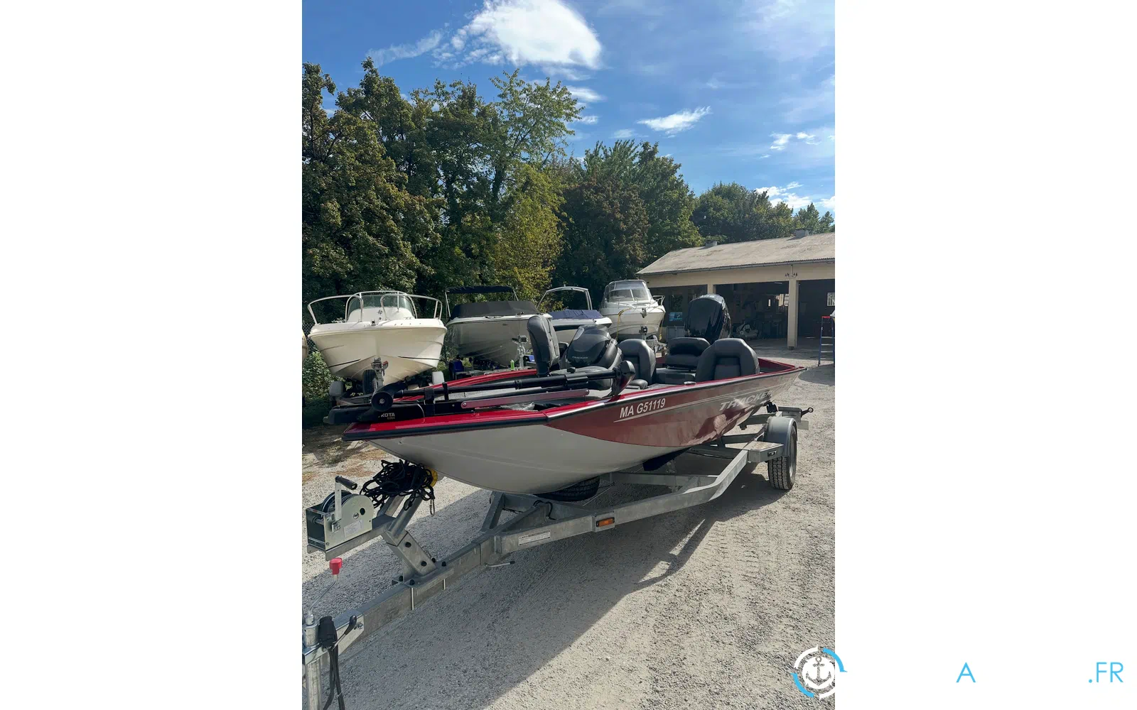 slider 0 Tracker Pro Team 175