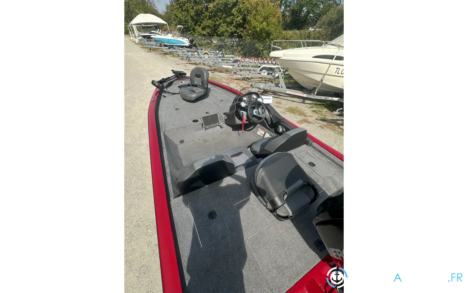 slider 3 Tracker Pro Team 175