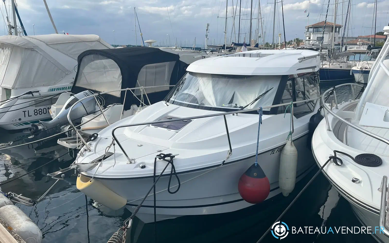 slider 3 Jeanneau Merry Fisher 795