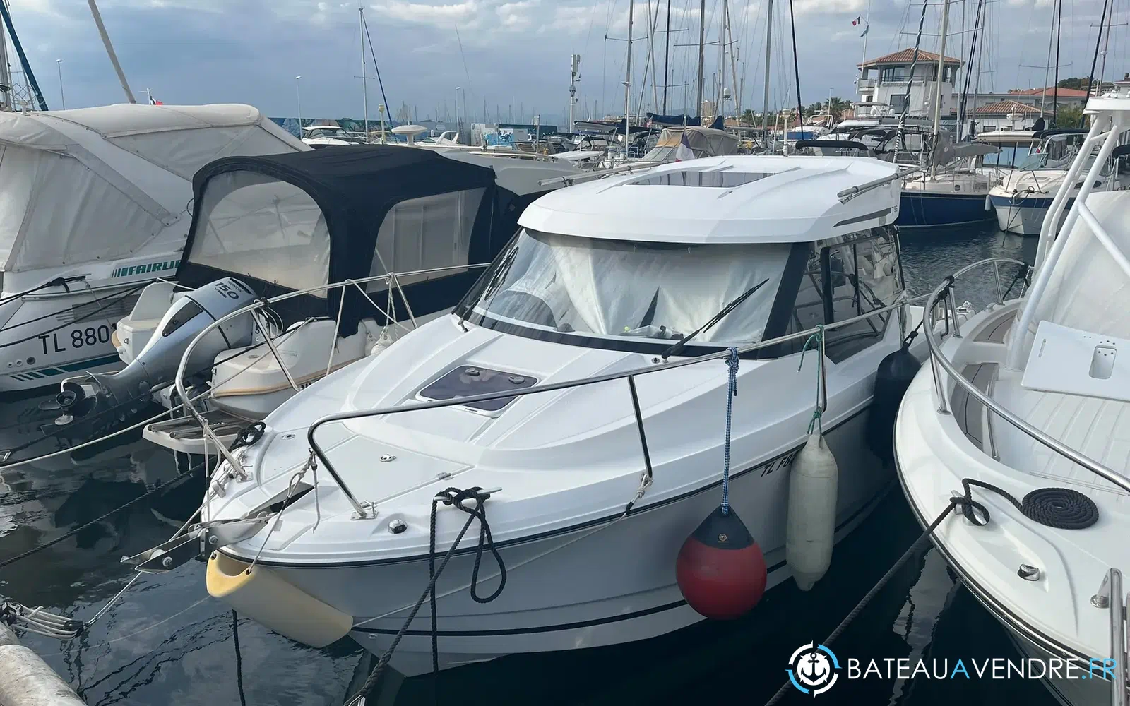 slider 2 Jeanneau Merry Fisher 795