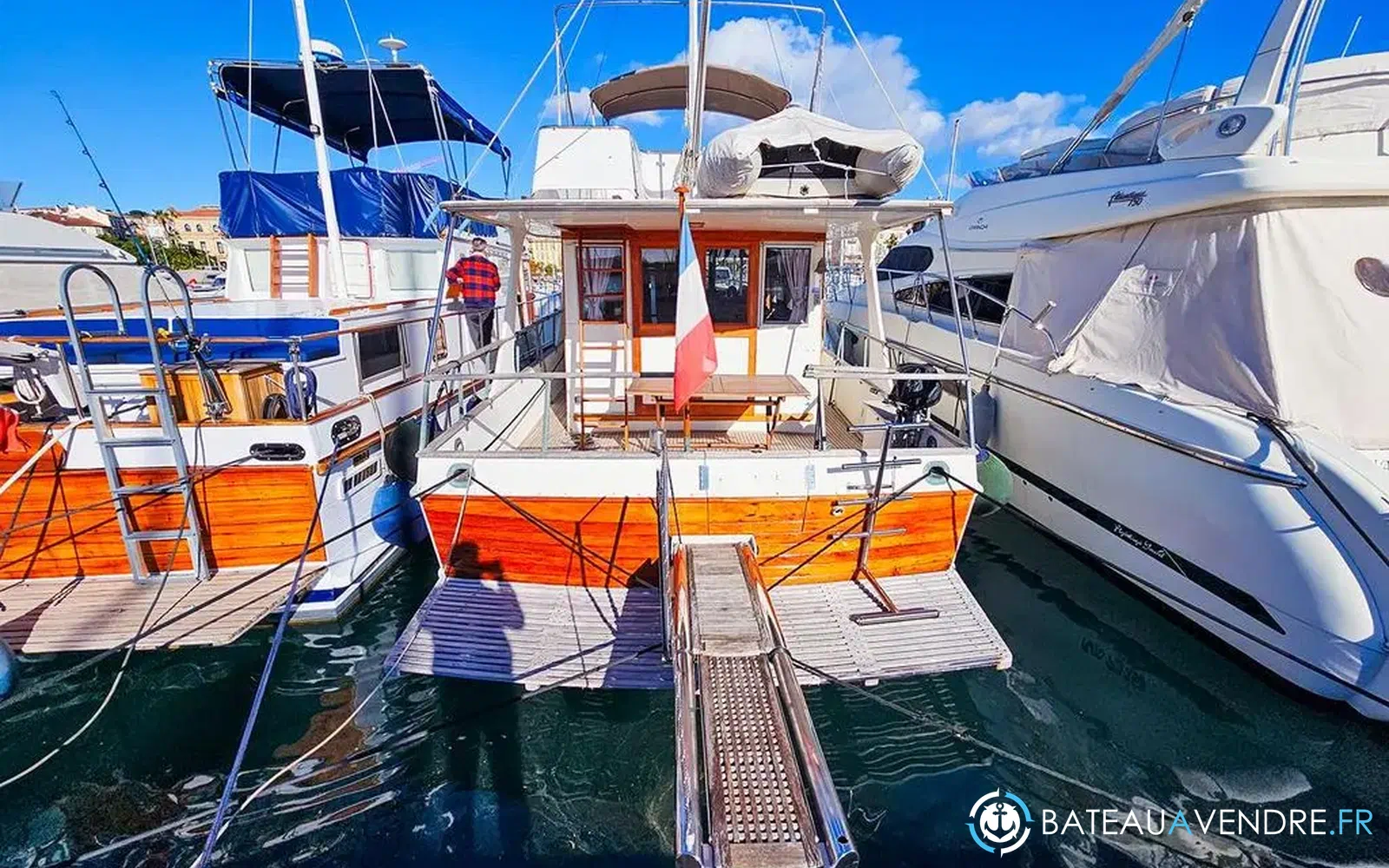 slider 2 Grand Banks 42 Europa