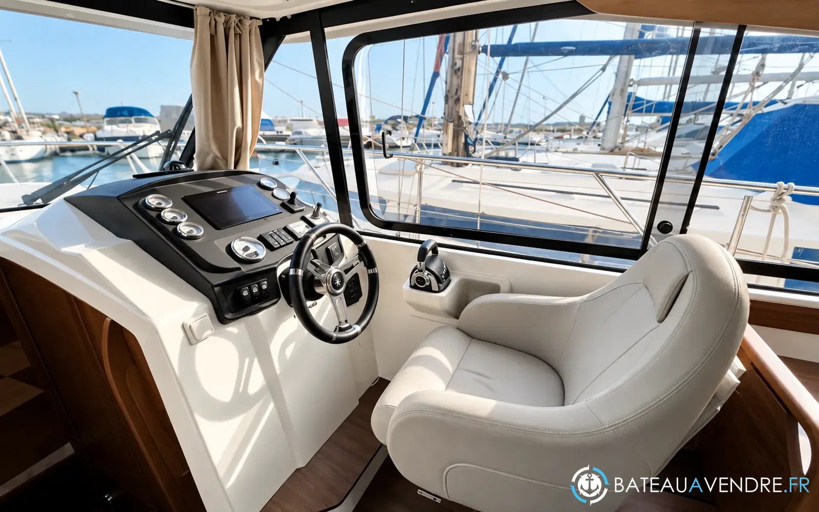 slider 12 Beneteau Antares 30