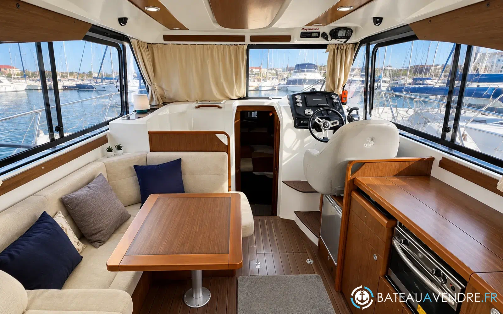 slider 9 Beneteau Antares 30