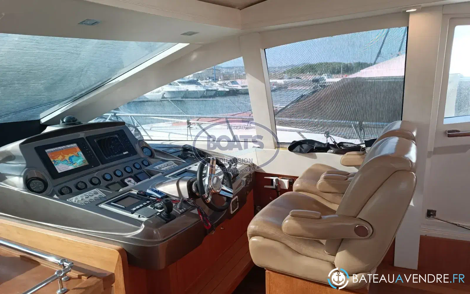 slider 5 Queens Yachts 62