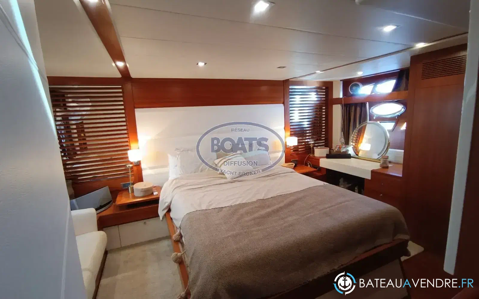 slider 6 Queens Yachts 62
