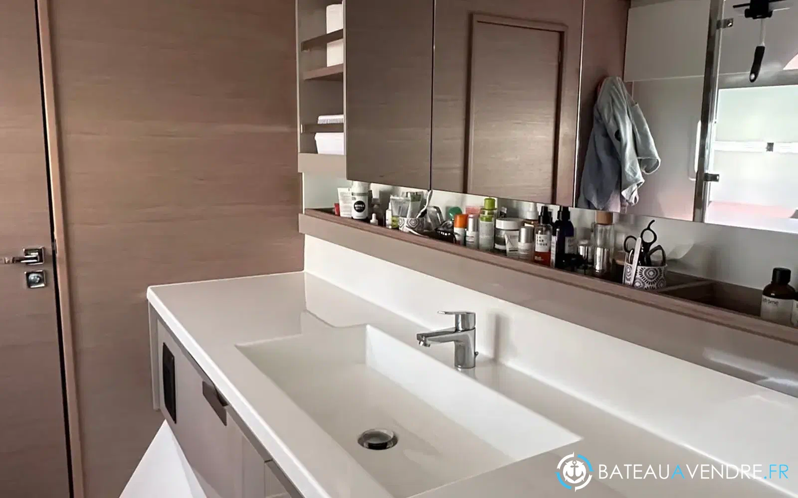 slider 15 Fountaine Pajot Aura 51