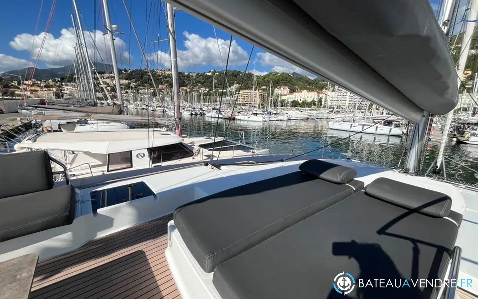 slider 20 Fountaine Pajot Aura 51