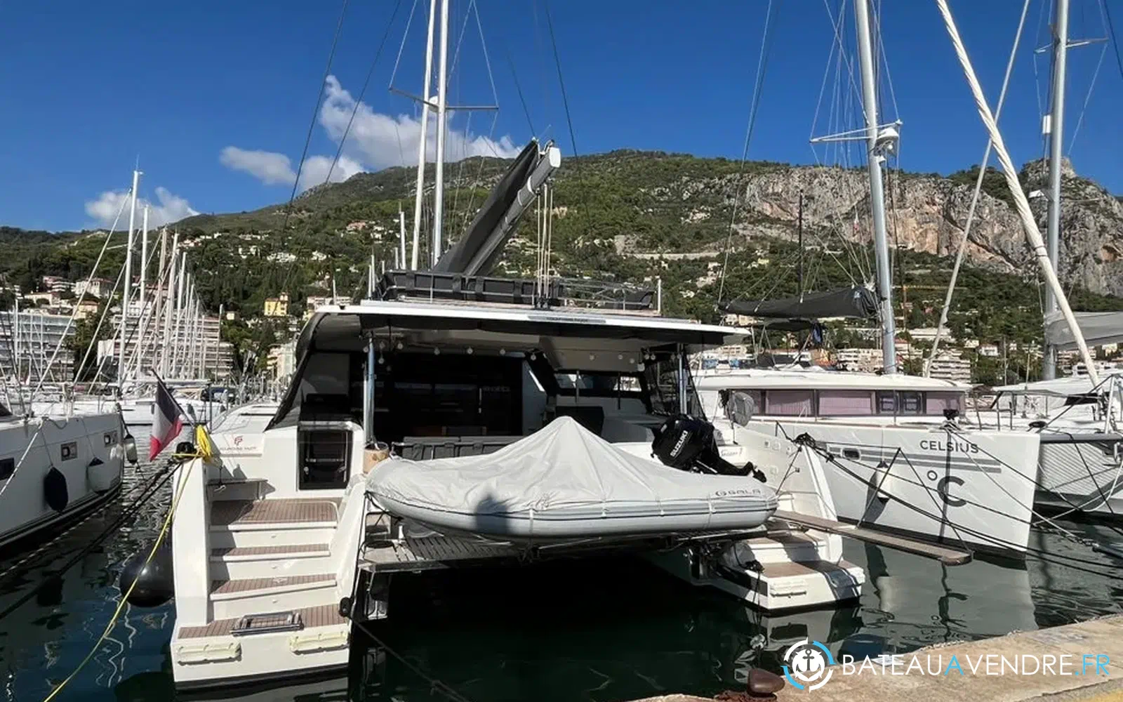 slider 2 Fountaine Pajot Aura 51