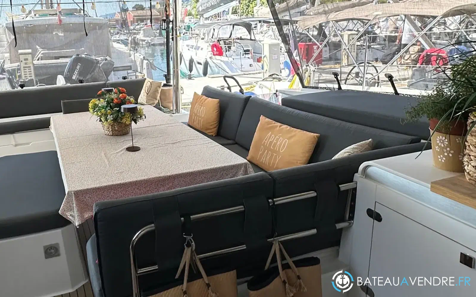 slider 3 Fountaine Pajot Aura 51