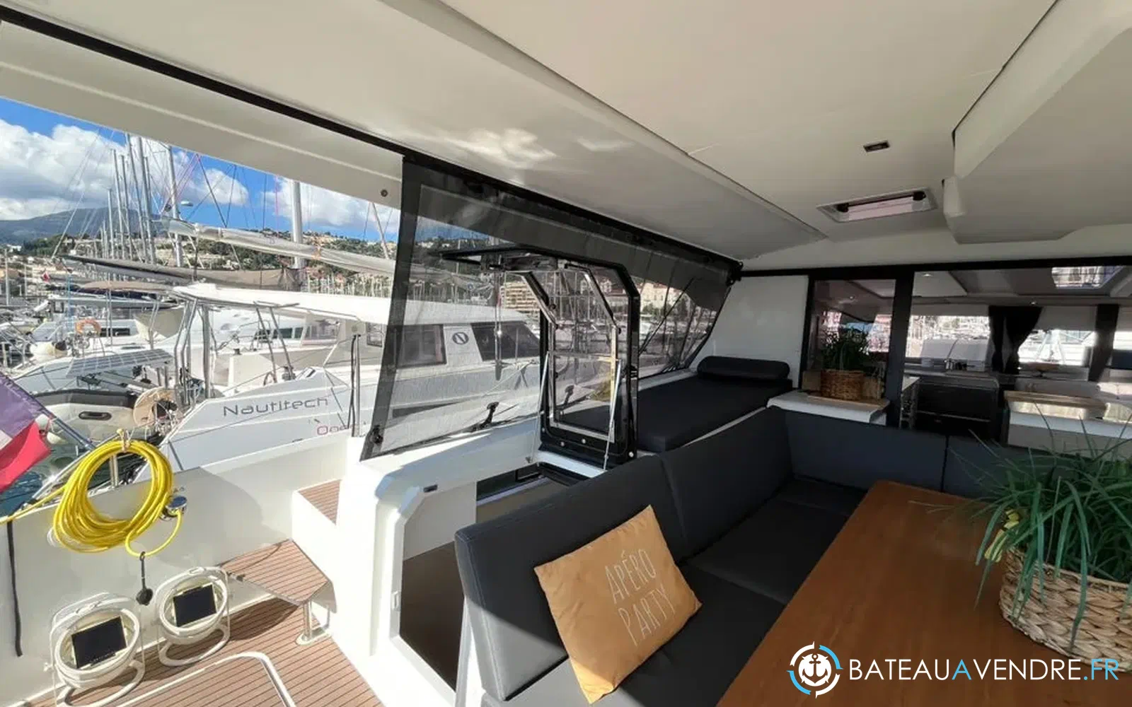 slider 5 Fountaine Pajot Aura 51