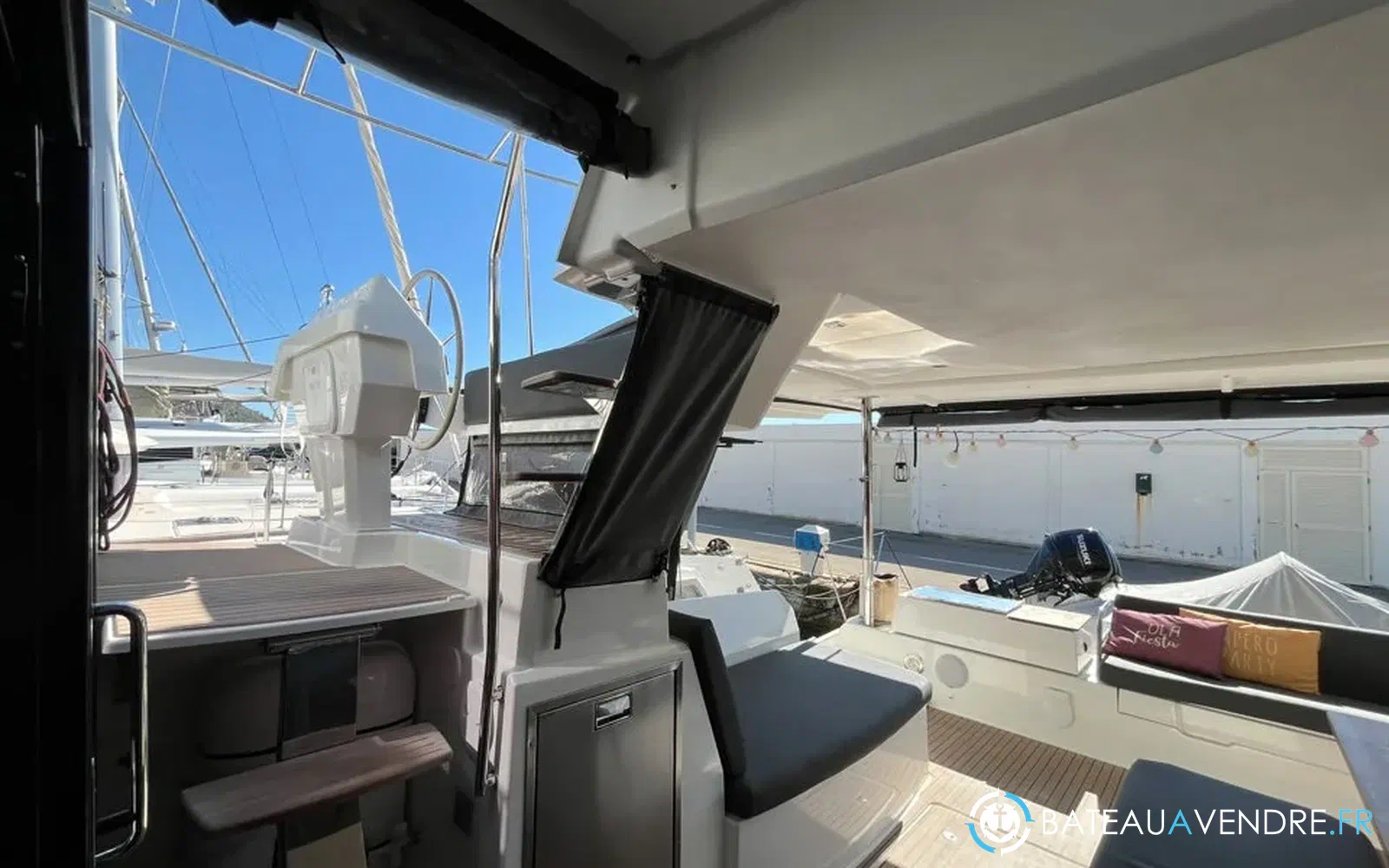 slider 7 Fountaine Pajot Aura 51