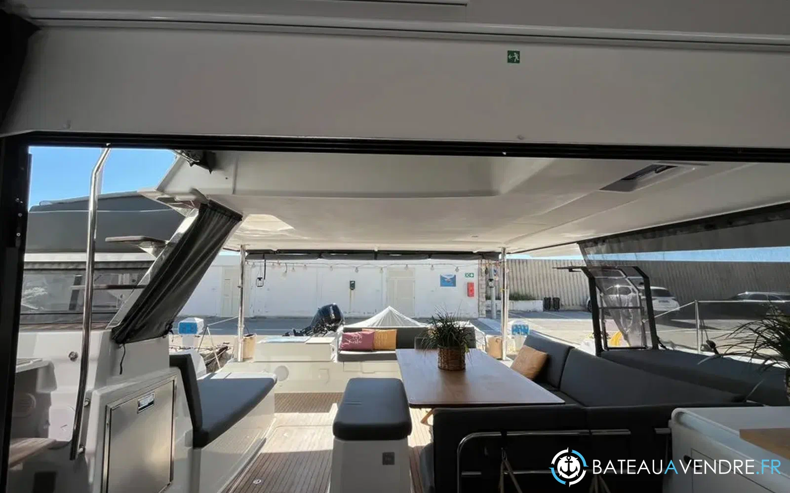 slider 8 Fountaine Pajot Aura 51