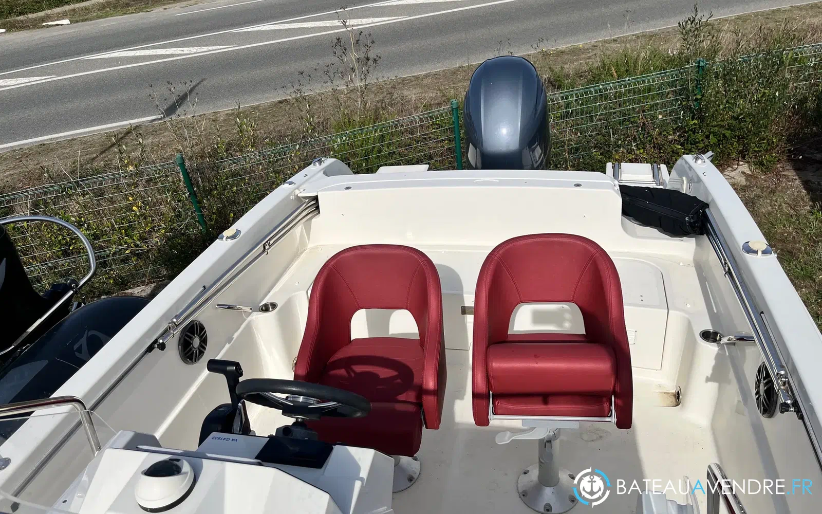 slider 7 Pacific Craft 670 Open