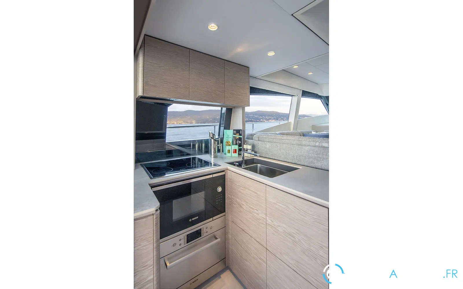 slider 9 Ferretti 500