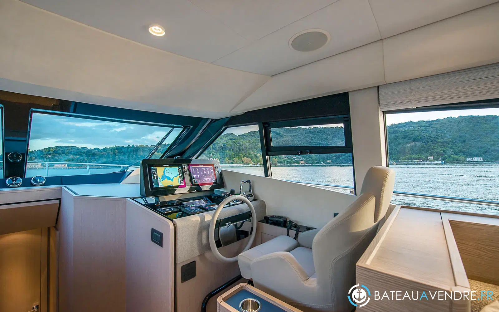 slider 6 Ferretti 500