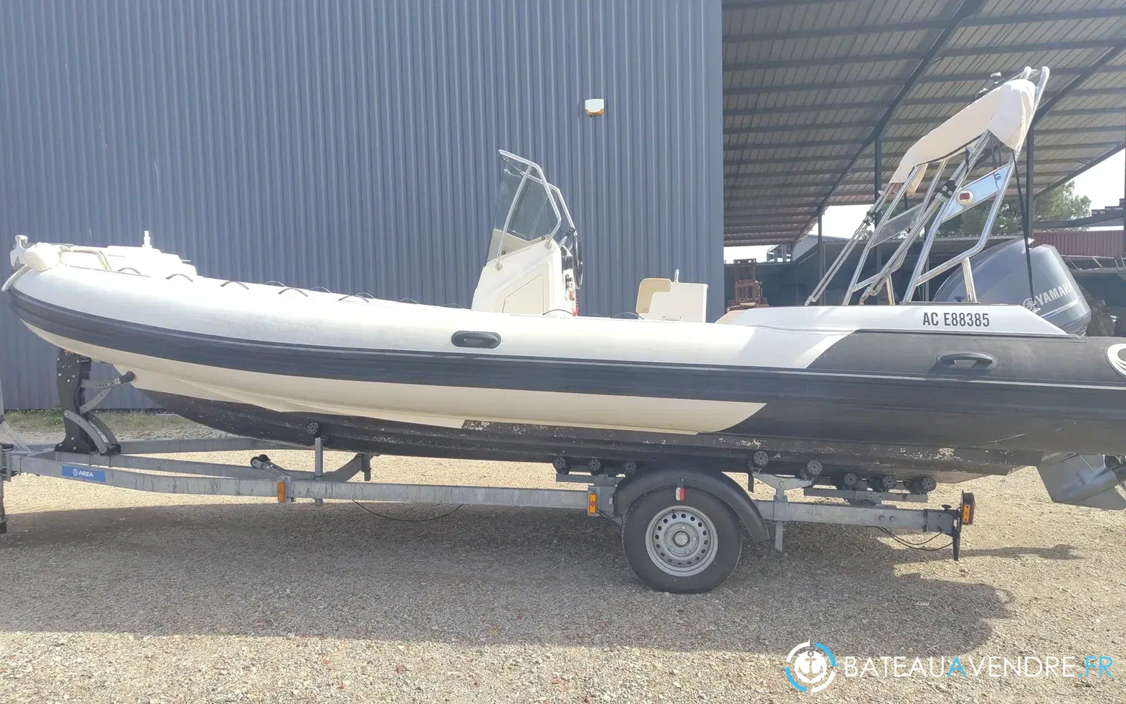 slider 0 Capelli Tempest 700 Sun