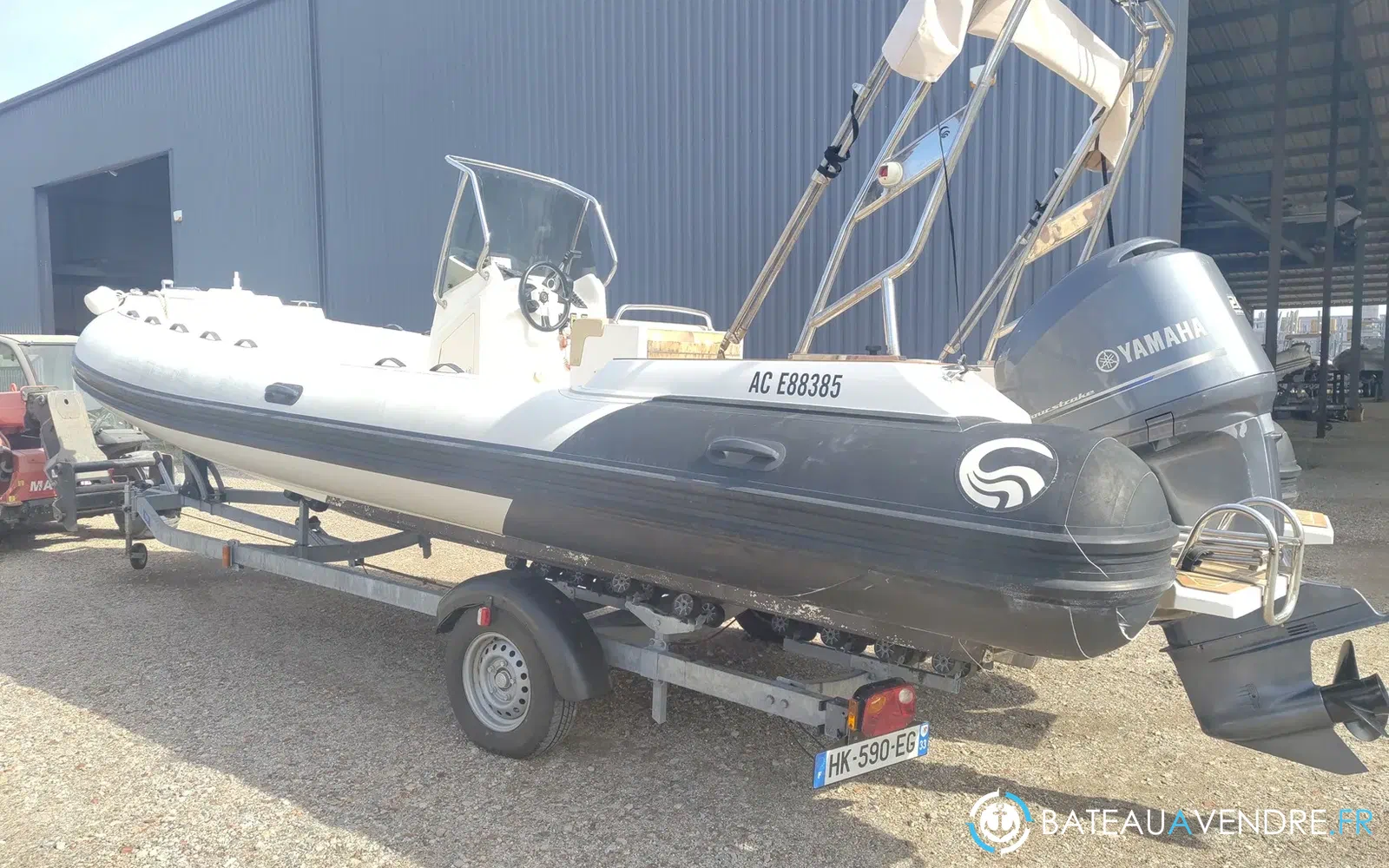 slider 1 Capelli Tempest 700 Sun
