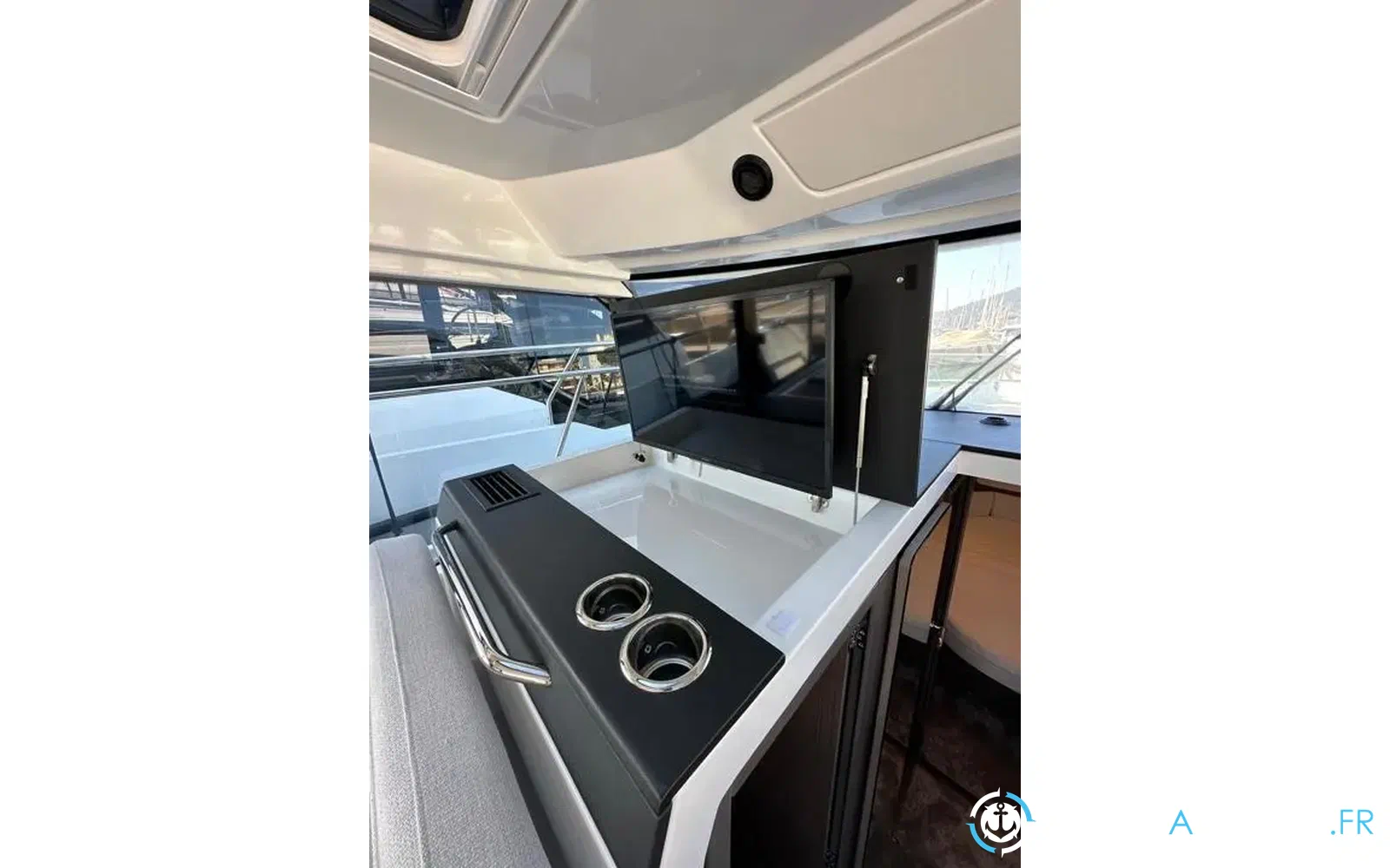 slider 17 Jeanneau Merry Fisher 1095 coupé