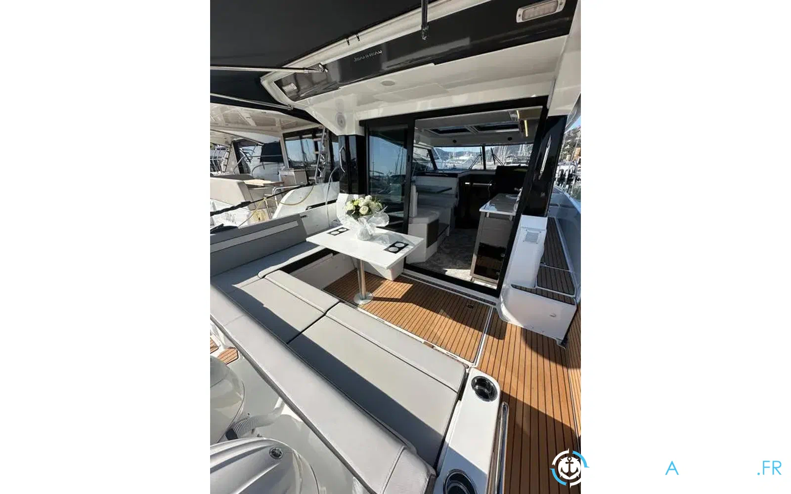 slider 2 Jeanneau Merry Fisher 1095 coupé