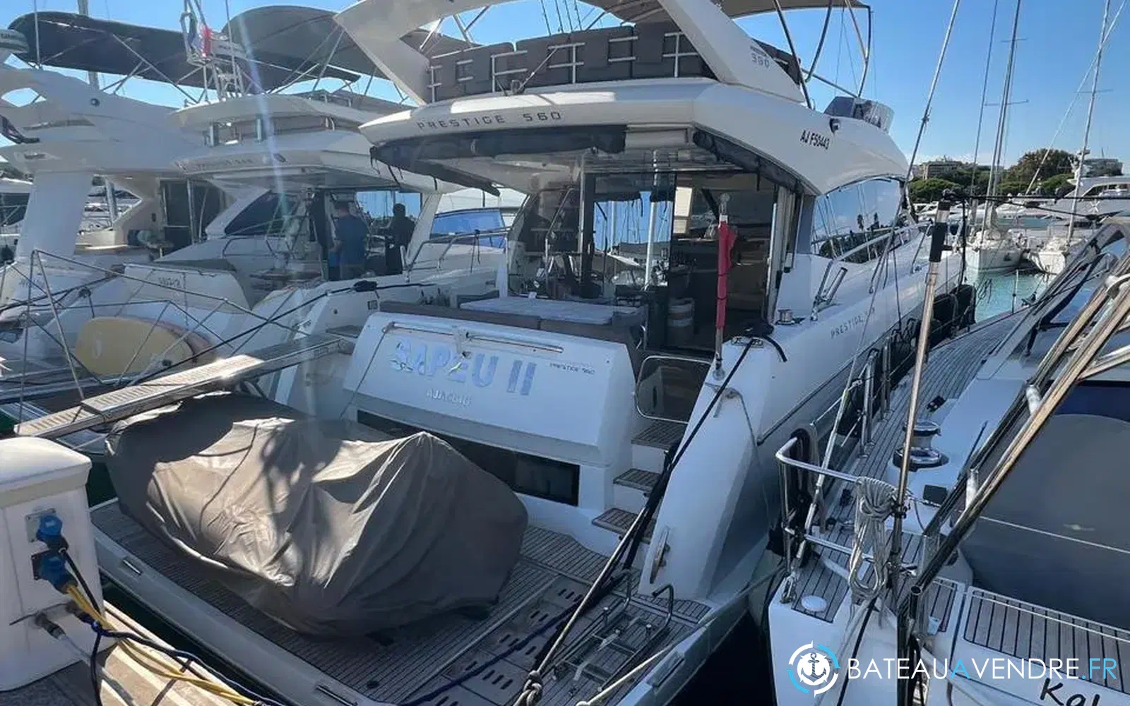 slider 0 Prestige Yachts 560 S