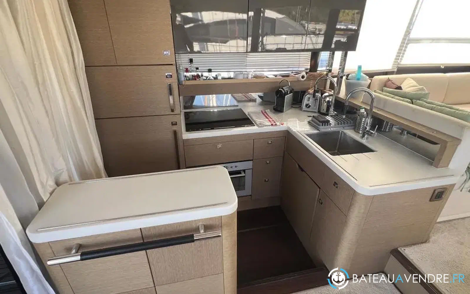 slider 9 Prestige Yachts 560 S