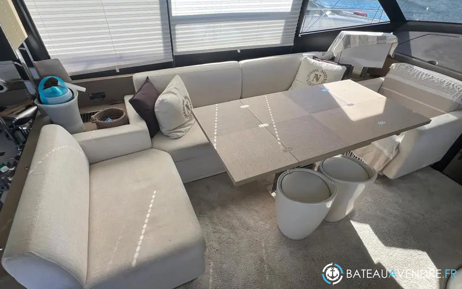 slider 13 Prestige Yachts 560 S