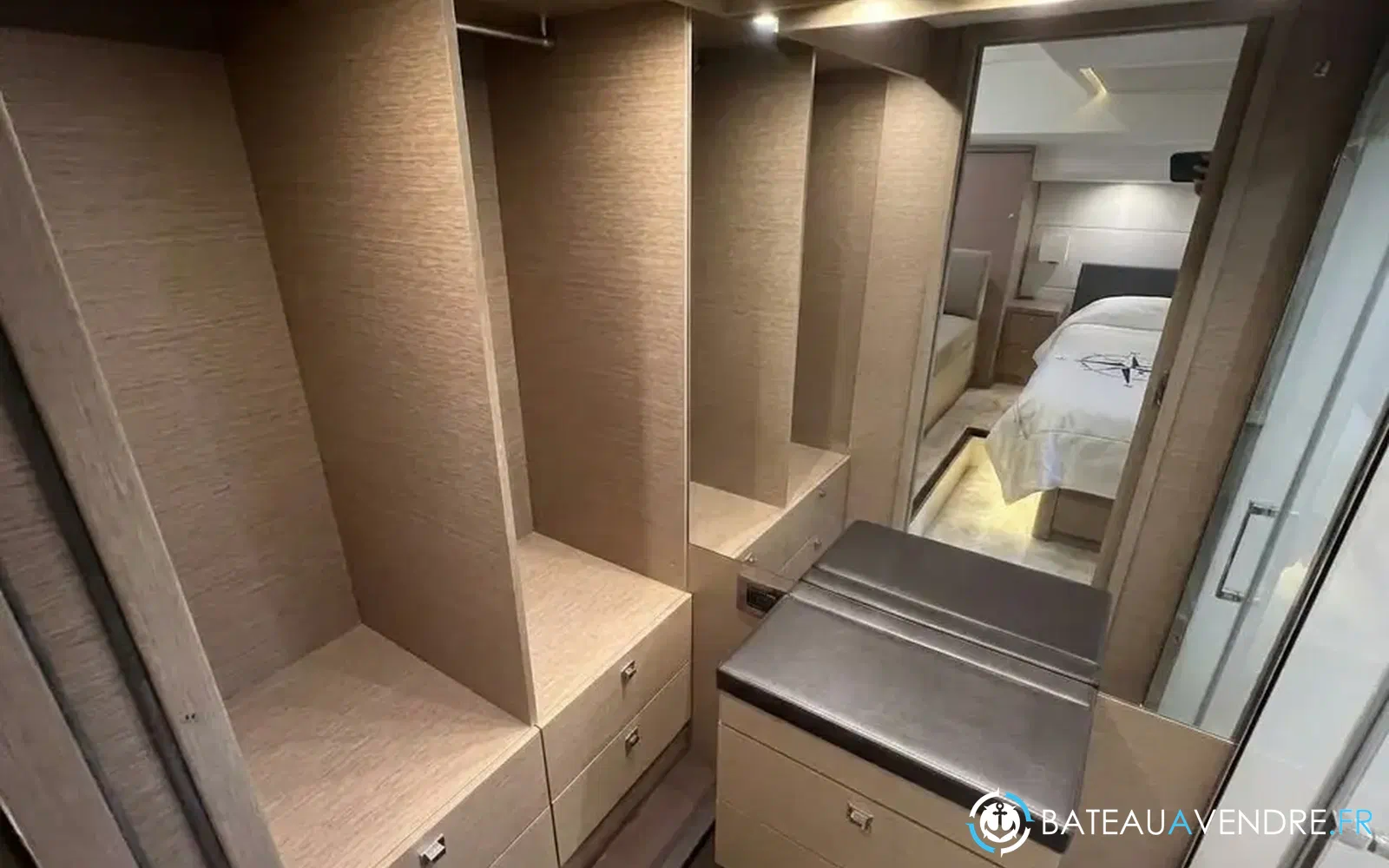slider 18 Prestige Yachts 560 S