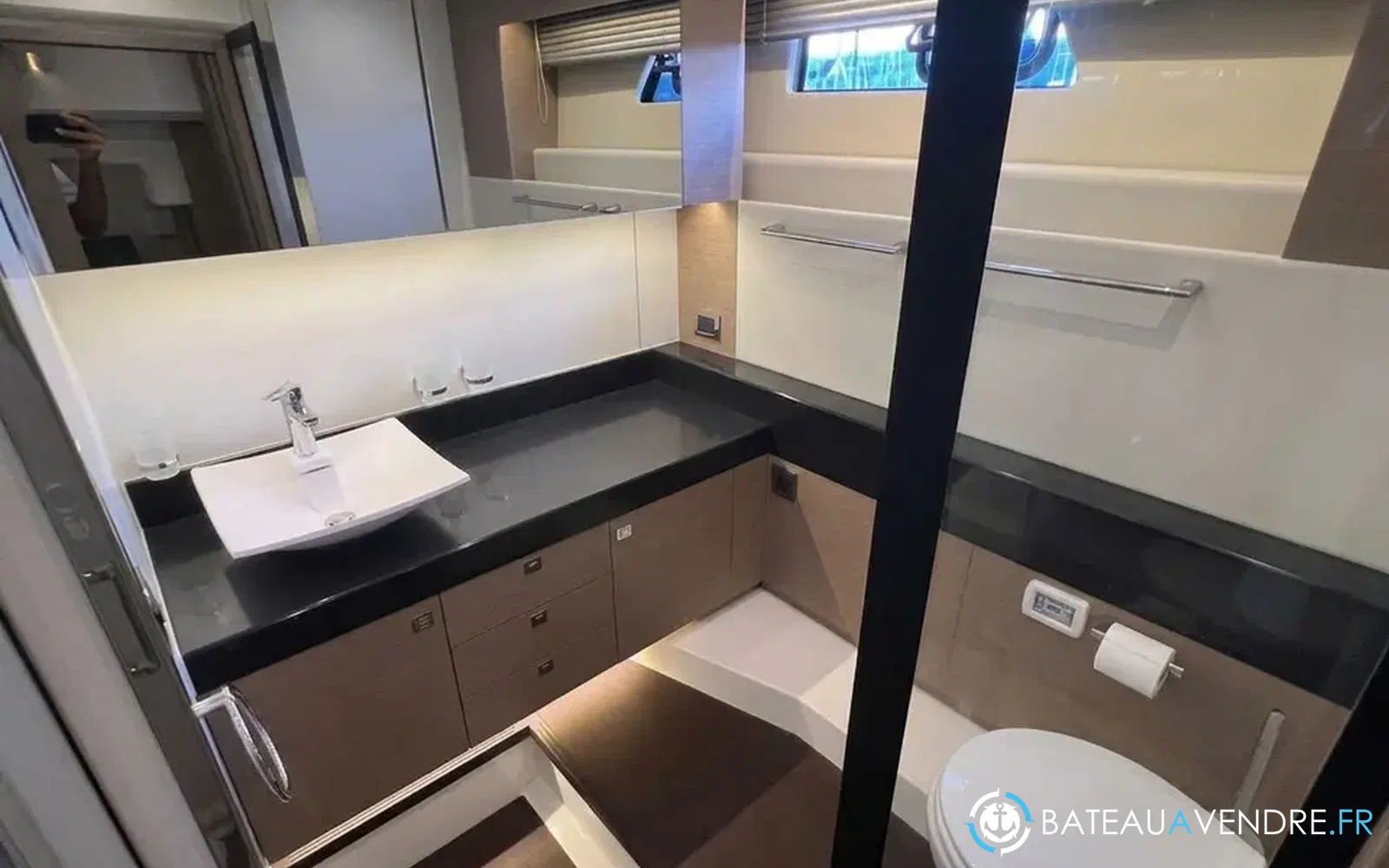 slider 19 Prestige Yachts 560 S