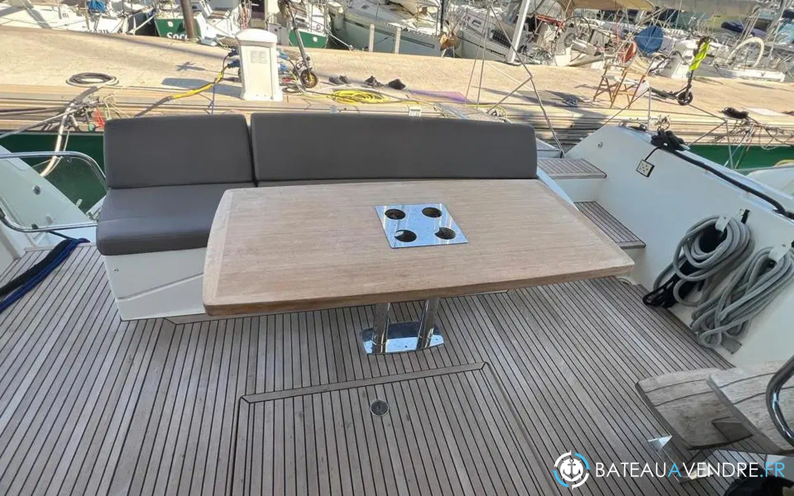 slider 2 Prestige Yachts 560 S