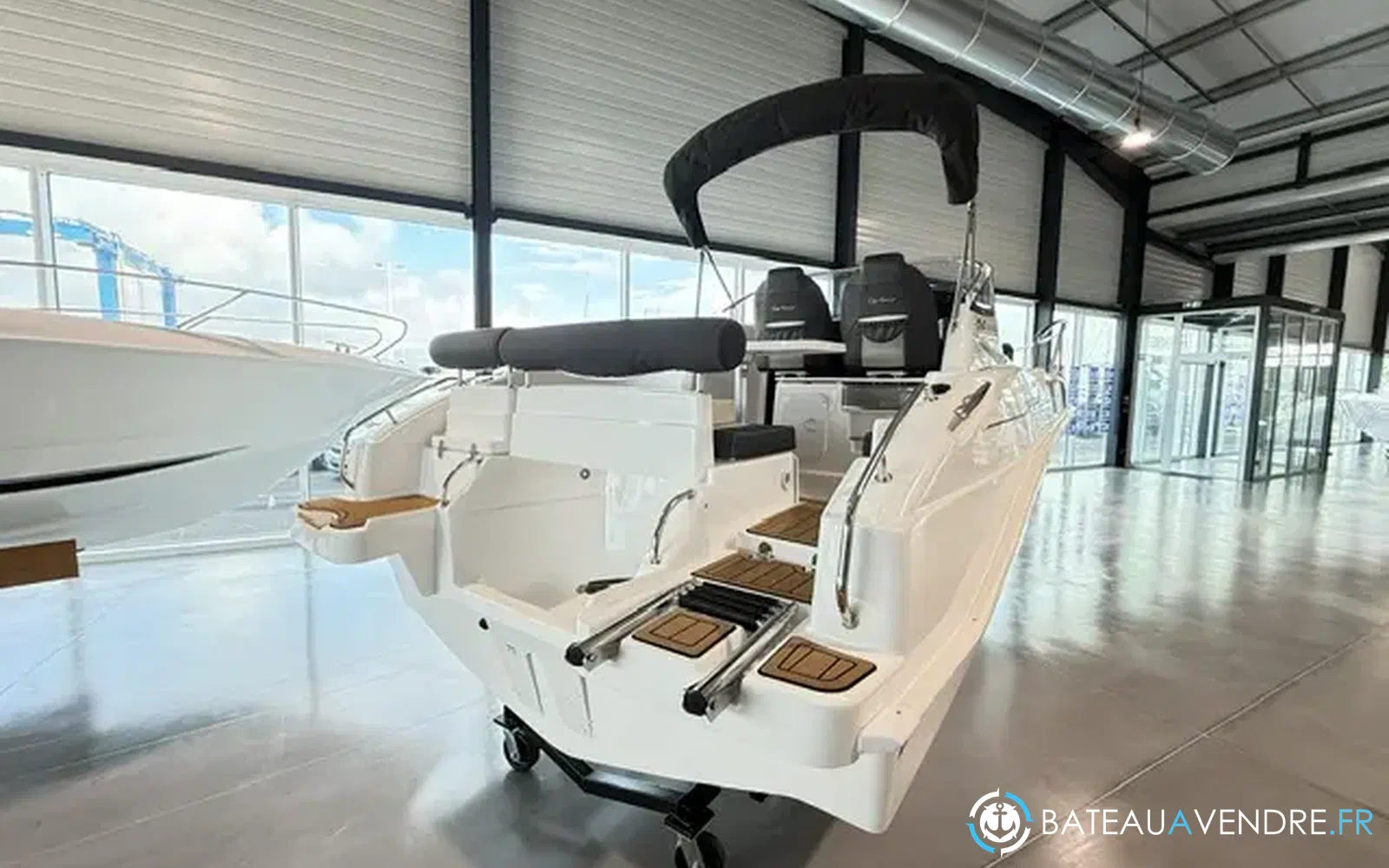 slider 1 B2 Marine Cap Ferret 752 Cruiser